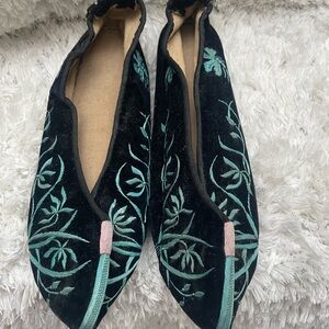 Chinese Embroidered Black and Green Women's Shoes